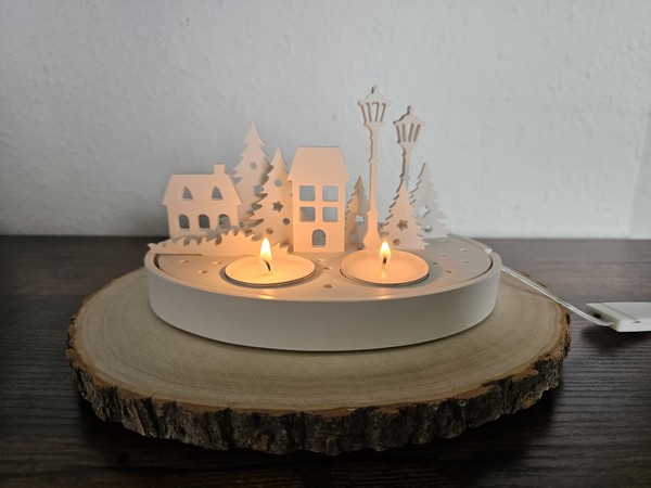 Winterlandschaft mit Teelichtern
